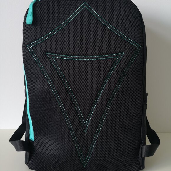 NWT IVIVVA by LULULEMON Black Teal Back At It Backpack One Size OS - Picture 5 of 9